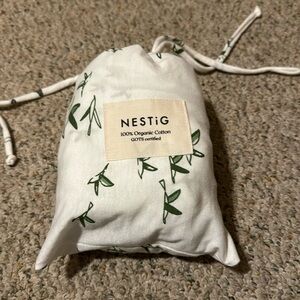 Nestig Flutter Mini Crib Sheet Set